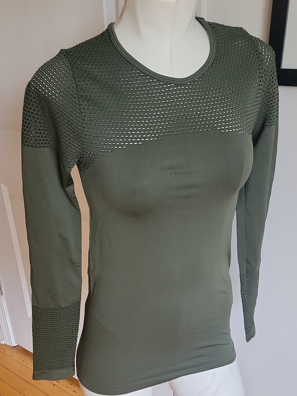 Fabletics Olive Green Seamless Mesh Panel Long Sleeve Top XS S